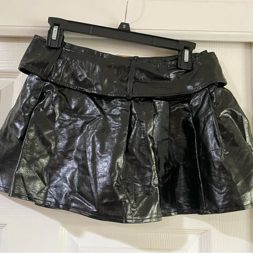 Reclaimed Vintage Black Faux Leather Mini Skirt Size‎ 4